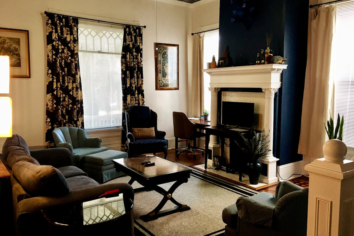 Mossy Macon Manor